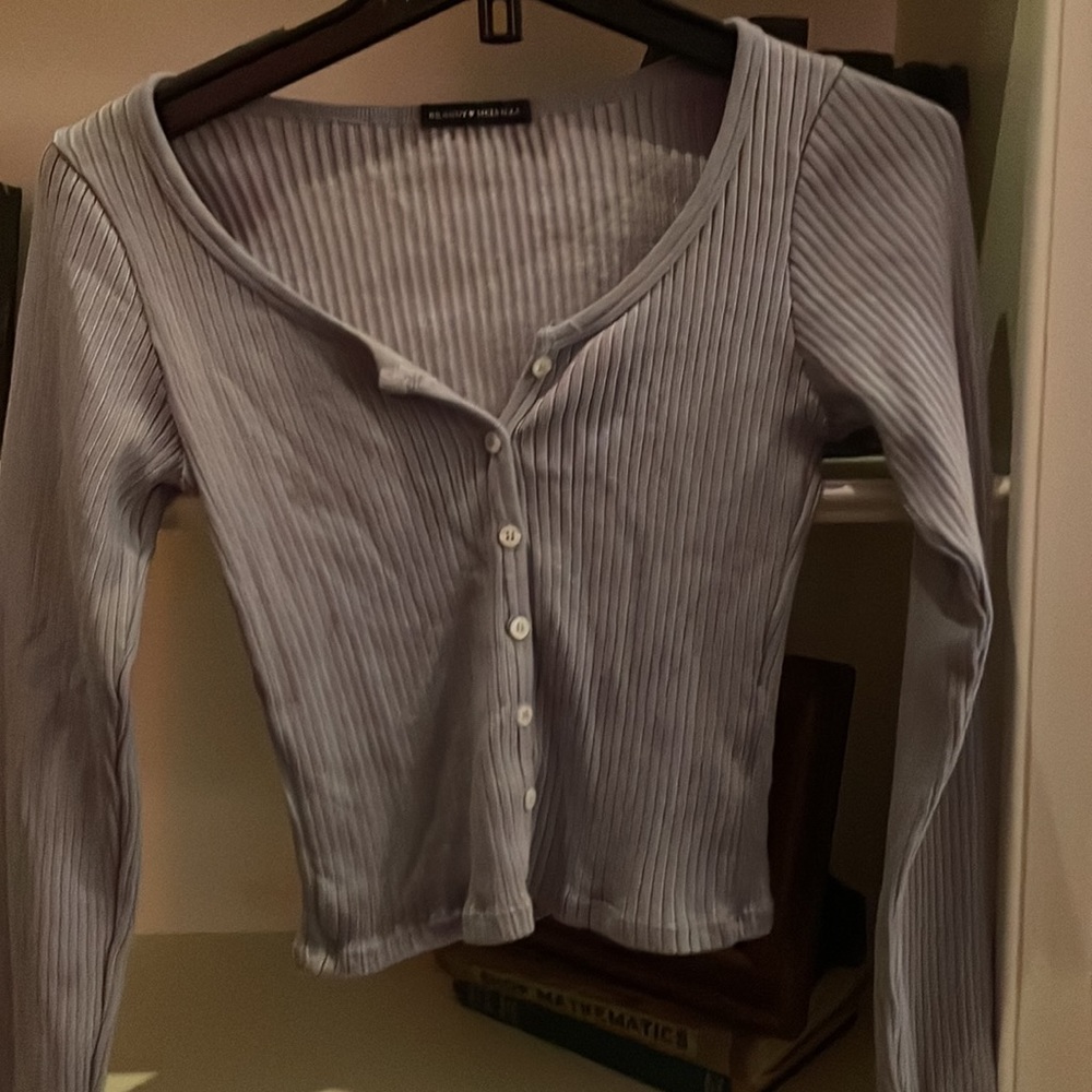 Brandy Melville ribbed button down sweater. Teen/tween. Soft grayish.